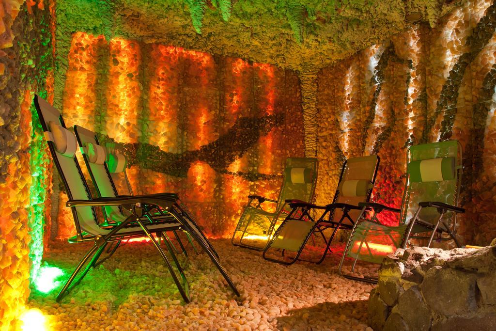 Hotel Merkur - Jablonec Nad Nisou Bagian luar foto